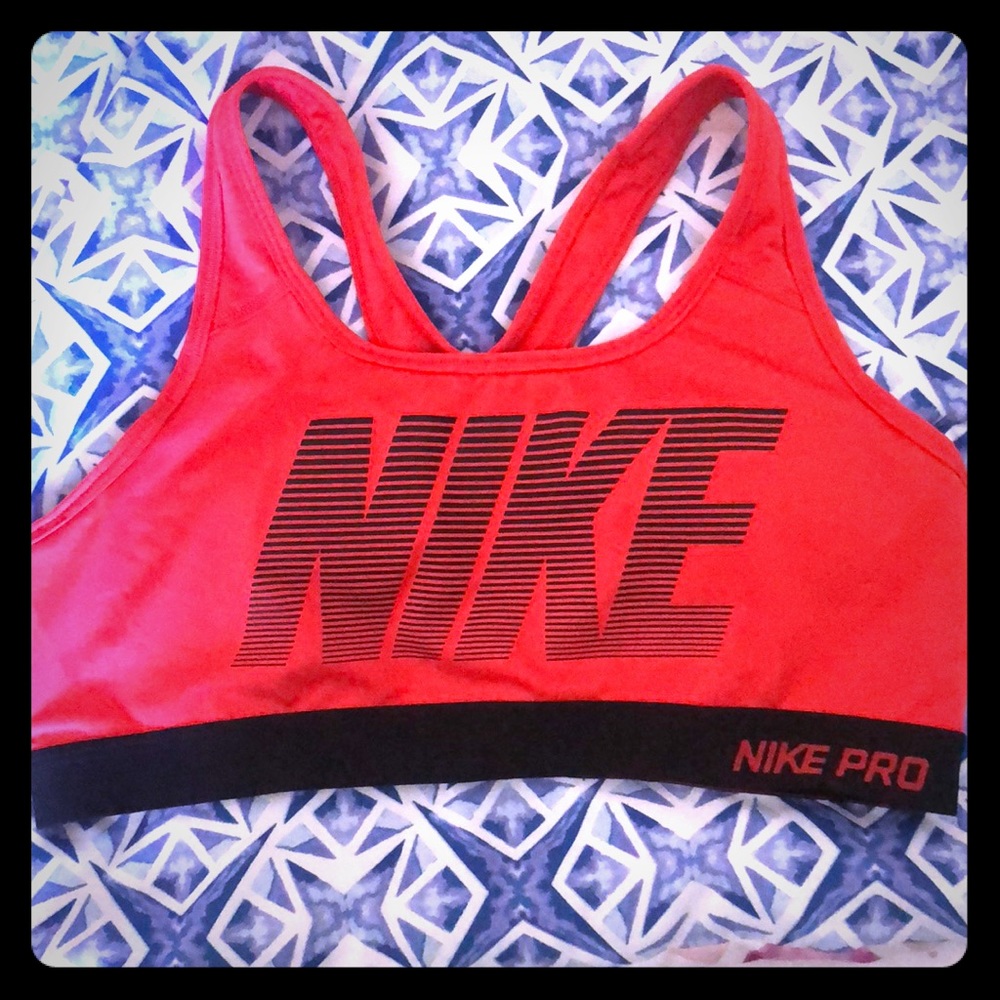 New Nike pro sports bra
